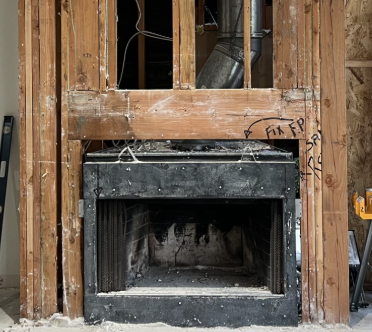 Direct Vent Gas + Contemporary Mantel — Before